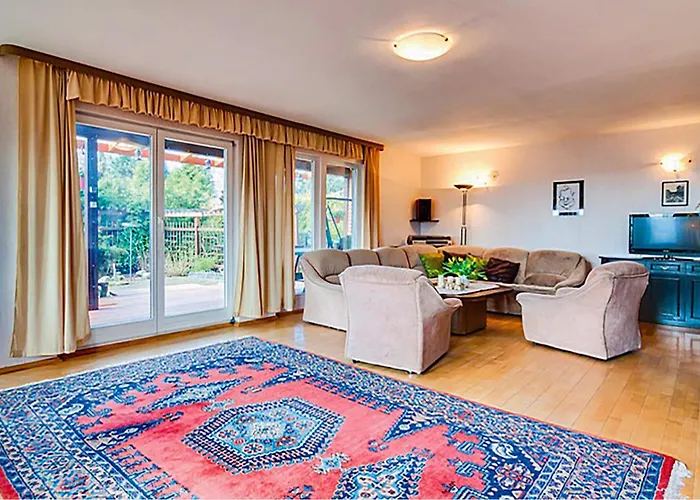 度假居 Lovely In With Kitchen 科沃布热格