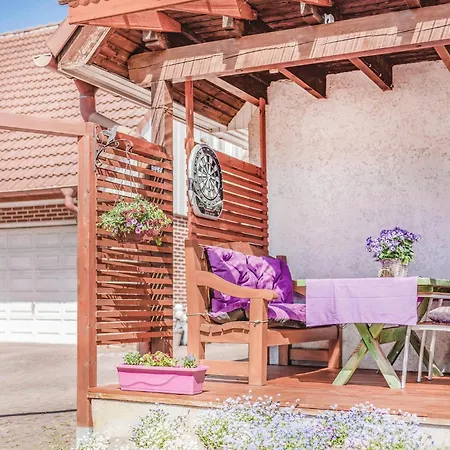 Lovely In With Kitchen Vakantiehuis *